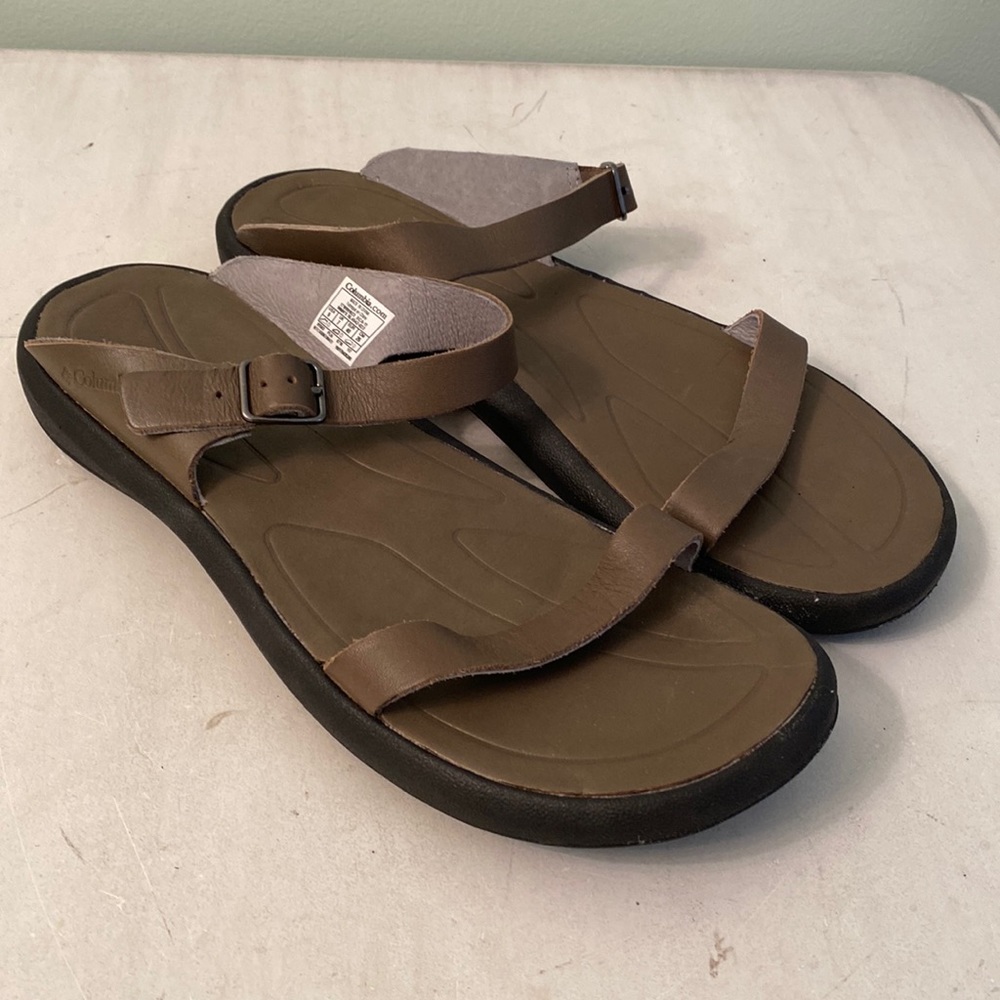Columbia khaki leather sandals
